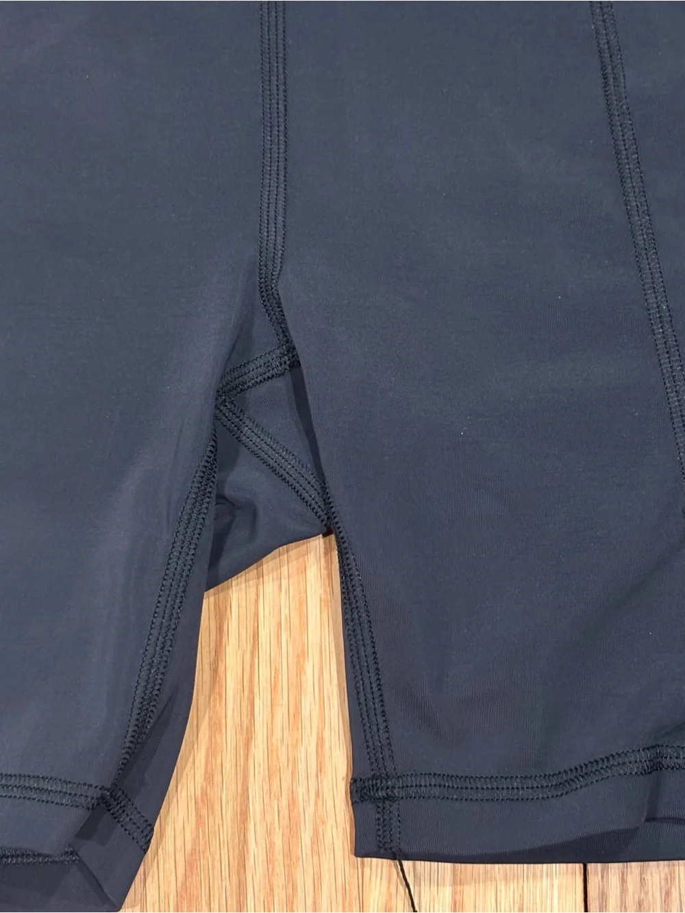 lululemon Power Thru High-Rise Short 6” Bike Shorts with Pockets Women’s 4